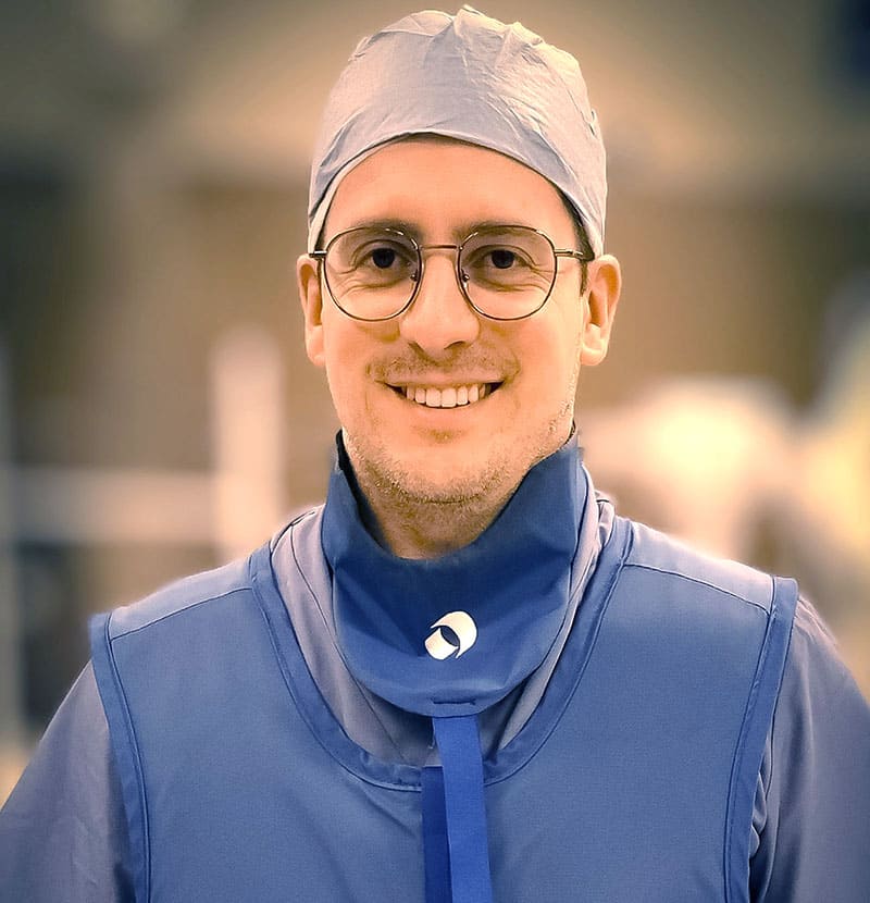 Dr. Bruno Antunes no centro cirúrgico